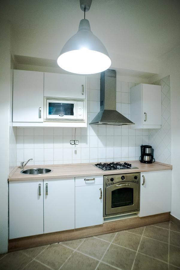 Apartment At The Deak Ferenc Ter Budapest Extérieur photo